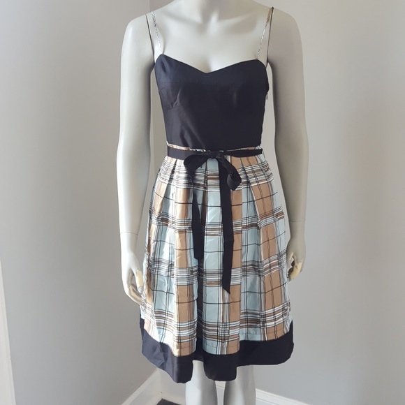 BCBGMaxAzria Dresses & Skirts - BCBG MAXAZRIA Silk Tartan Plaid Dress Sz6